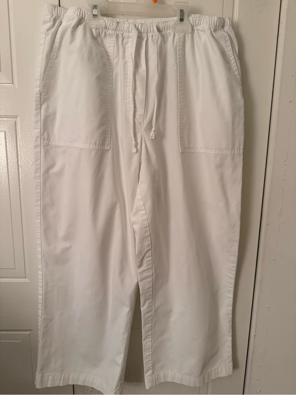 L.L. Bean women’s  White Drawstring Chinos size small classic fit